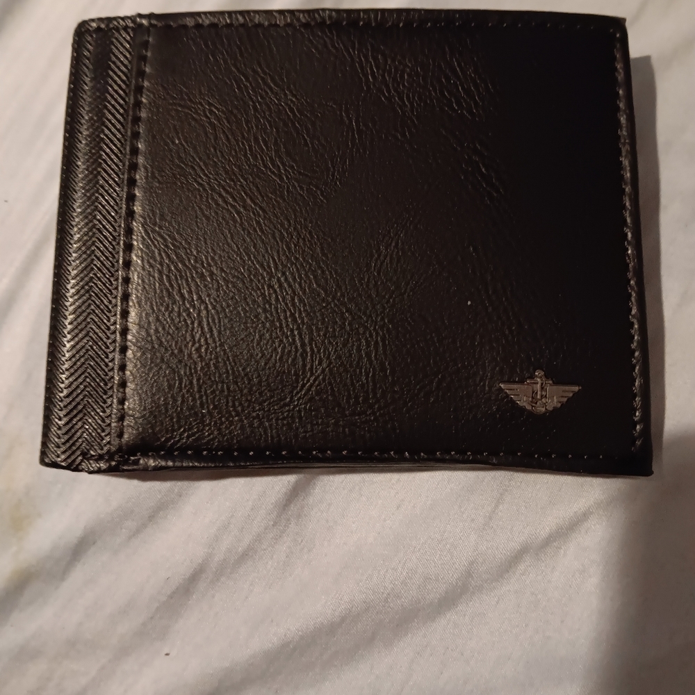 Wallets - Picture 3 of 4